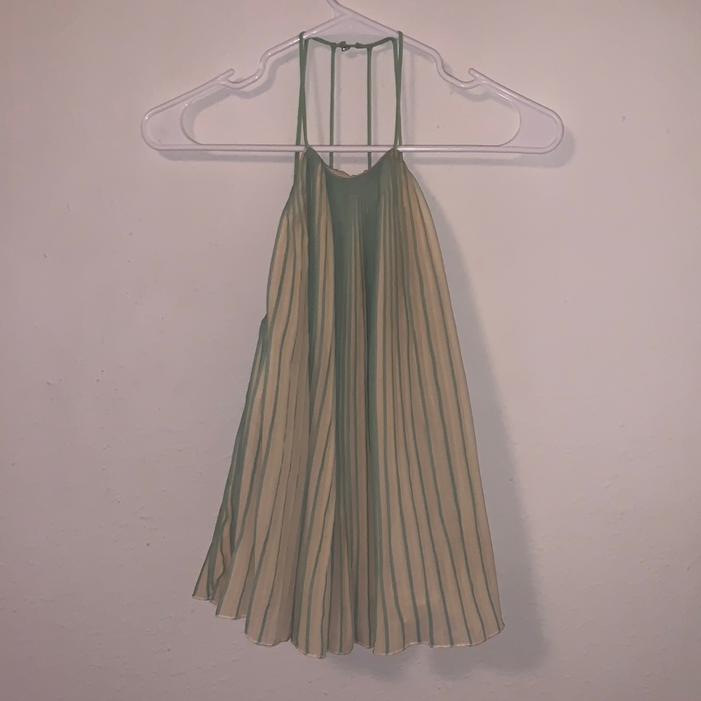 Flowy cami top - back detail - urban outfitters - size S ⭐️